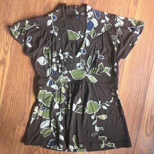 Banana Republic Adorable V-neck Flowy Floral Tee
